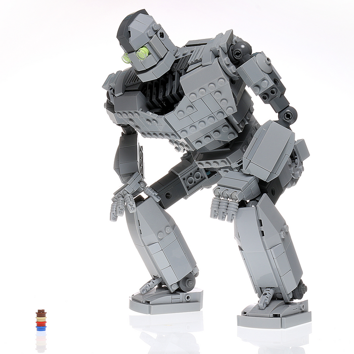 Iron Giant - Custom MOC made from LEGO bricks